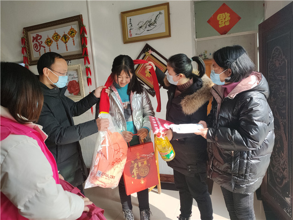 “全家送福 礼迎新年”家风传承行动2.jpg